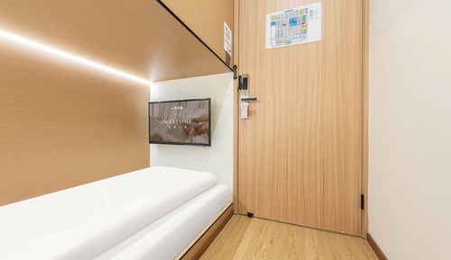 Z Scenic - Single Occupancy (Lower bunk) (Shared bathroom)(No window)