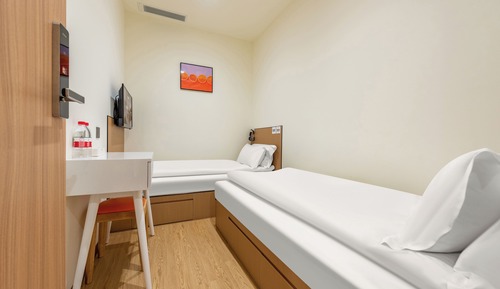 Double room L (Shared bathroom)(No window)