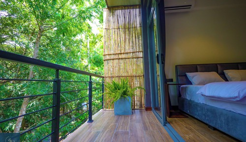 Deluxe Double Room, 1 King Bed, Balcony, Lake View