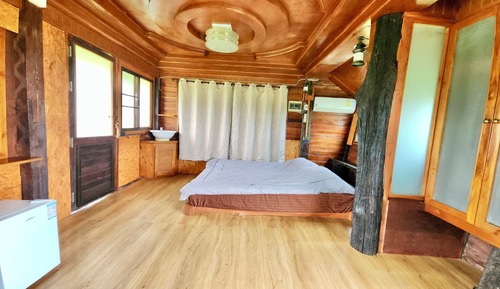 Cottage, 1 King Bed, Balcony, Hill View
