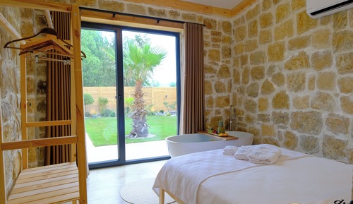 Deluxe Quadruple Room, Garden View