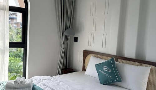Deluxe Double Room, Balcony, Partial Ocean View