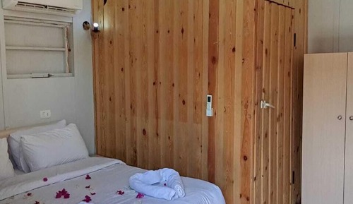 Cabin, Sea View