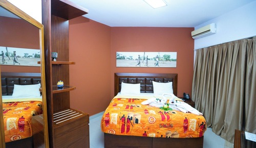 Comfort Suite, Balcony, City View
