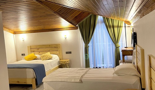 Classic Quadruple Room