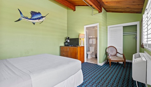 Room, 1 King Bed, Balcony, Garden View (Oceanfront Inn Room #14)