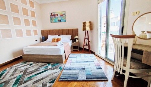 Deluxe Apartment