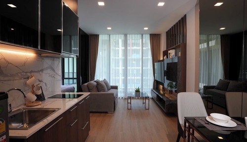 Luxury Condo, 1 King Bed, Balcony, Pool View