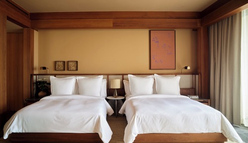 Studio Suite, 2 Queen Beds, Poolside