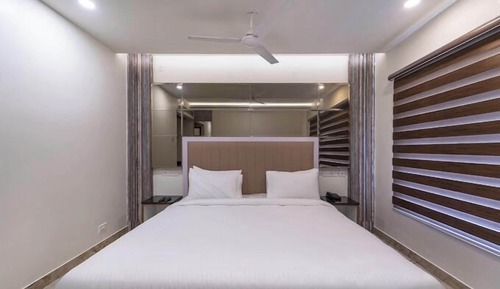 Executive Room, 1 King Bed, Non Smoking, Private Bathroom