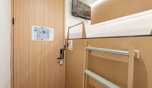 Z Scenic - Single Occupancy (Upper bunk) (Shared bathroom)(No window)