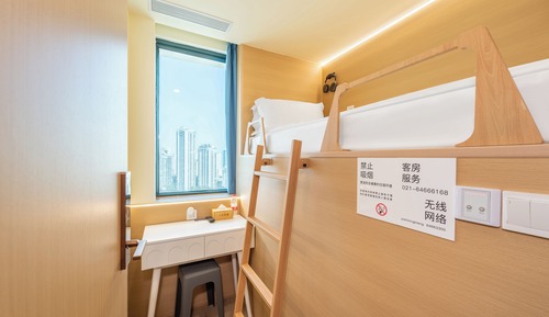 Z Scenic View- Single Occupancy (Upper bunk) (Shared bathroom)