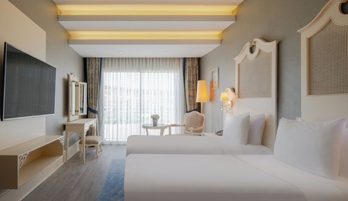 Standard Room, Multiple Beds, Sea View