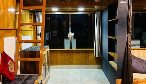 Family Room, Multiple Beds