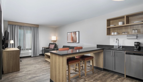 Suite, 1 King Bed, Accessible (Communications Accessible)