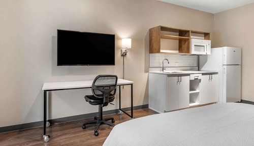 Standard Studio, 2 Queen Beds, Non Smoking, Refrigerator & Microwave