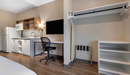 Standard Studio, 1 Queen Bed, Non Smoking, Refrigerator & Microwave