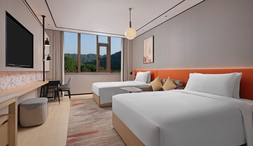 Room, 2 Twin Beds, Mountain View