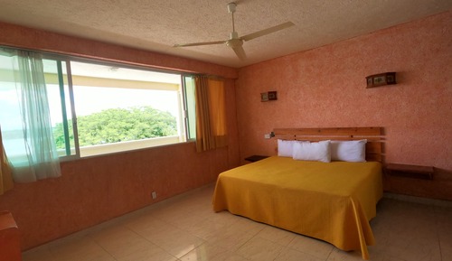 Executive Room, 1 King Bed