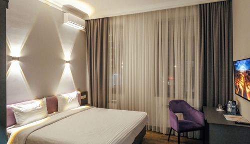 Standard Double or Twin Room, Non Smoking, City View