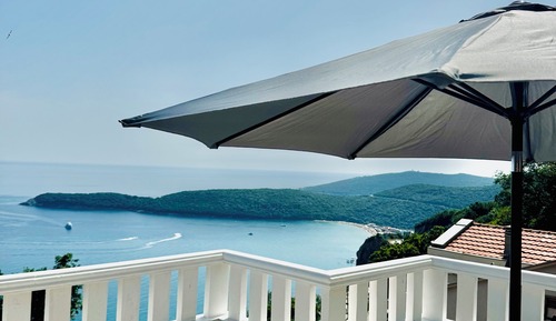 Exclusive Penthouse, Beach View