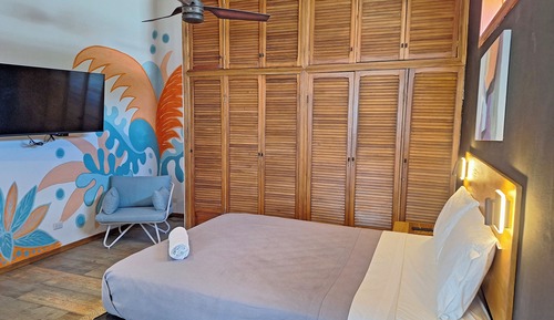 Superior Studio, Mountain View