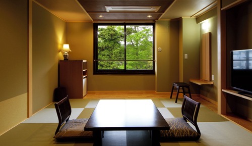 Deluxe Japanese Room