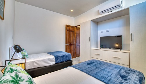Family Apartment, 2 Bedrooms, Poolside