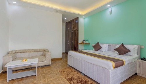 Luxury Suite, Hill View