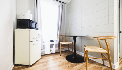 Superior Single Room, 1 King Bed, Non Smoking, Pool View