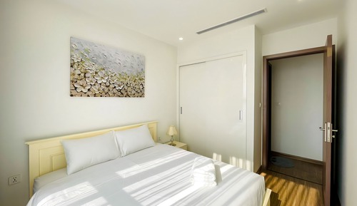 Signature Apartment, 1 King Bed, Balcony, City View