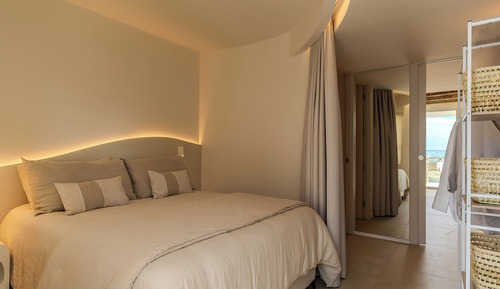 BLUE 16 WITH SEA VIEW