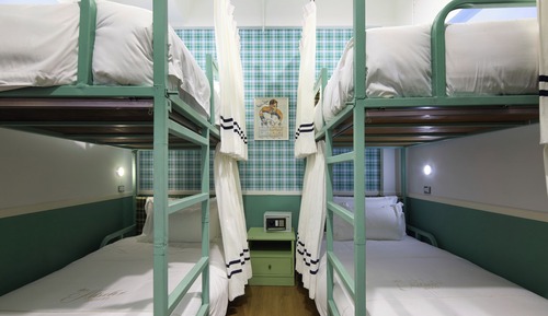 Room, Multiple Beds