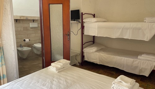 Classic Quadruple Room