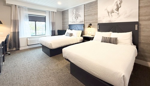 Room, 2 Queen Beds, Mountain View
