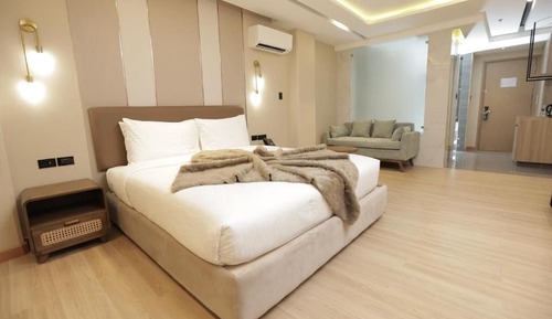 Premier Room