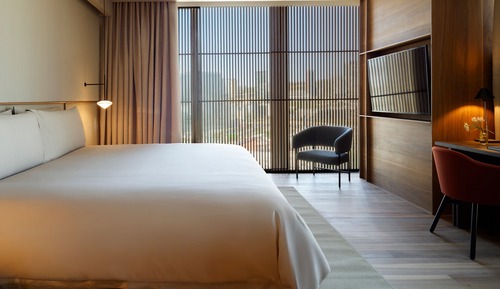 Suite, 1 King Bed, Corner