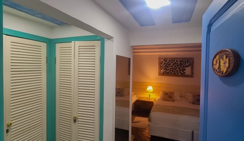 Suite, Sea View