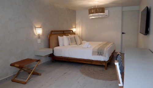 Studio, 1 King Bed, Non Smoking, Kitchenette