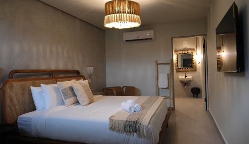 Junior Suite, 1 King Bed, Non Smoking