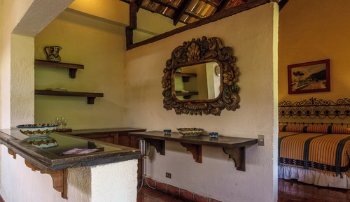 Deluxe Suite, Garden View