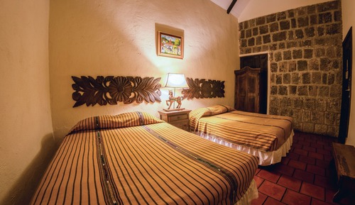 Standard Twin room, garden view