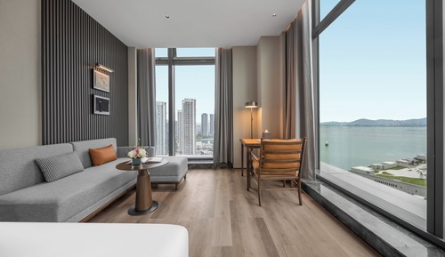 Executive Sea View Queen Room