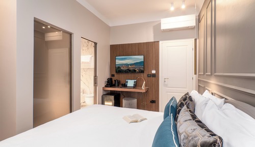 Junior Room, City View