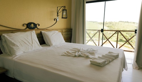 Suite, Lake View