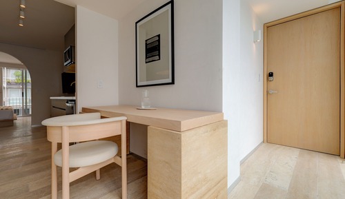 Exclusive Apartment, Balcony, City View
