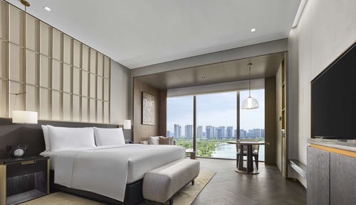 Basic Room, 1 King Bed, Lake View