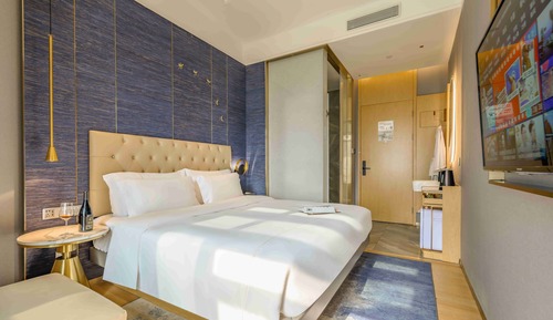Romantic Double Room, City View