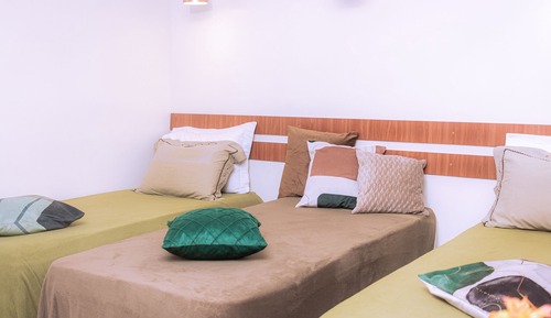 Room, 3 Twin Beds, Private Bathroom