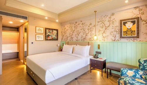 Premium Studio Suite, Hill View